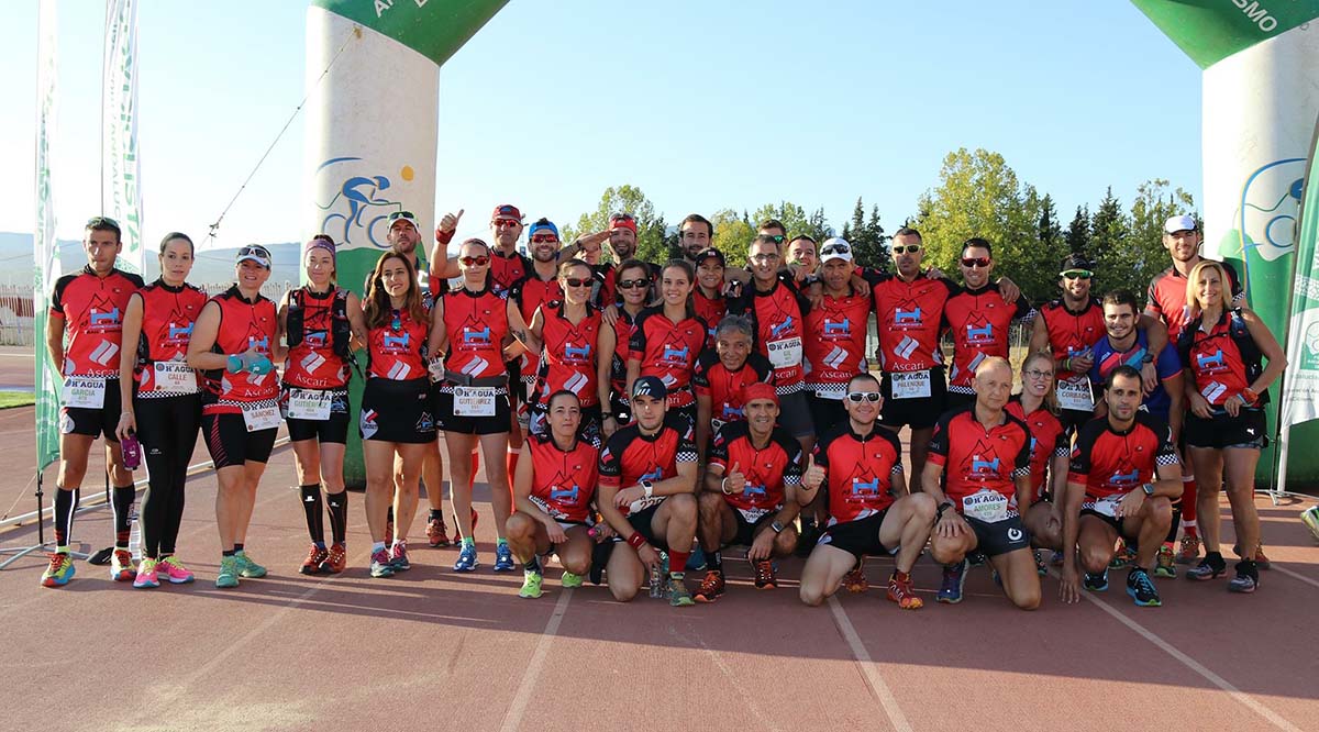 Numerosos corredores del club rondeñios participaron en la carrera Homenaje a la Legión.