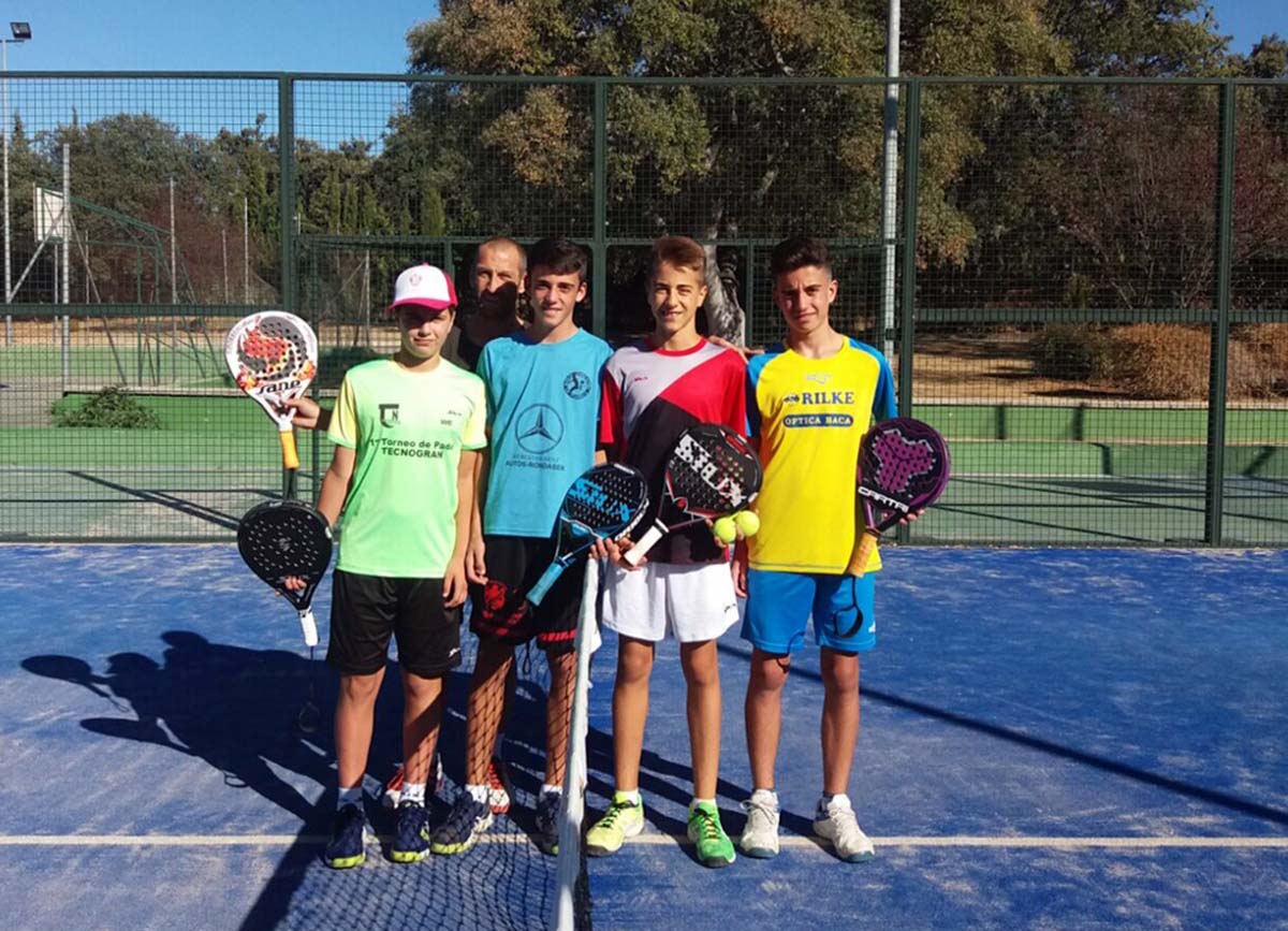 Cinco jugadores del Club de Pádel La Planilla participarán en el Campeonato Mundial de Menores que se celebra en Málaga