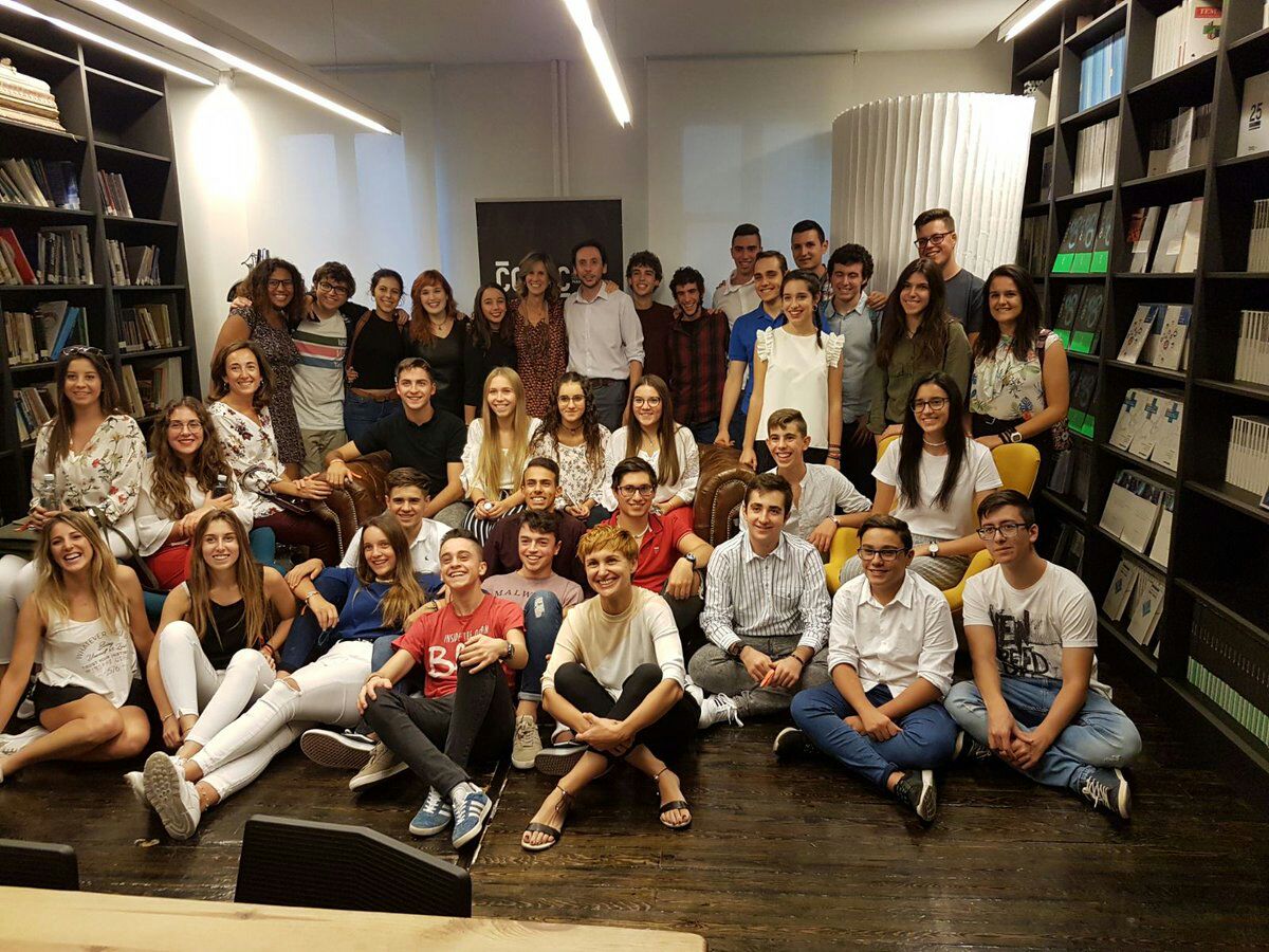 Alumnos del Instituto Martín Rivero presentan sus inventos en South Summit Madrid-2017, el congreso de emprendimiento más importante de Europa