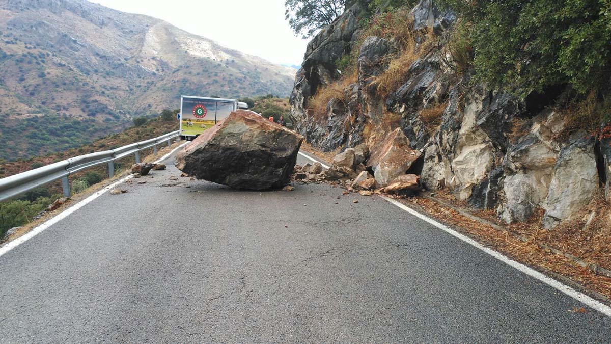 La Guardia Civil de Tráfico y los servicios operativos de la Diputación han abierto de nuevo la circulación en la vía.
