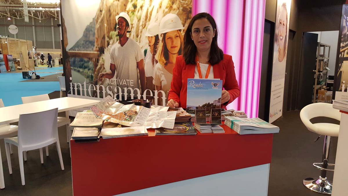 Una técnico de Turismo Ronda ha estado al frente de el stand de Ronda.