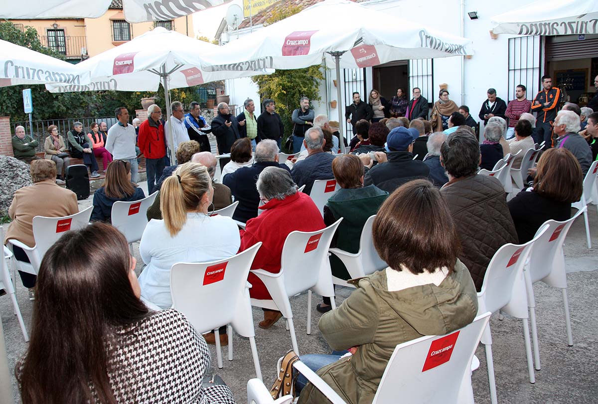 Cerca de 250 vecinos mantuvieron una asamblea en la tarde de este pasado sábado.