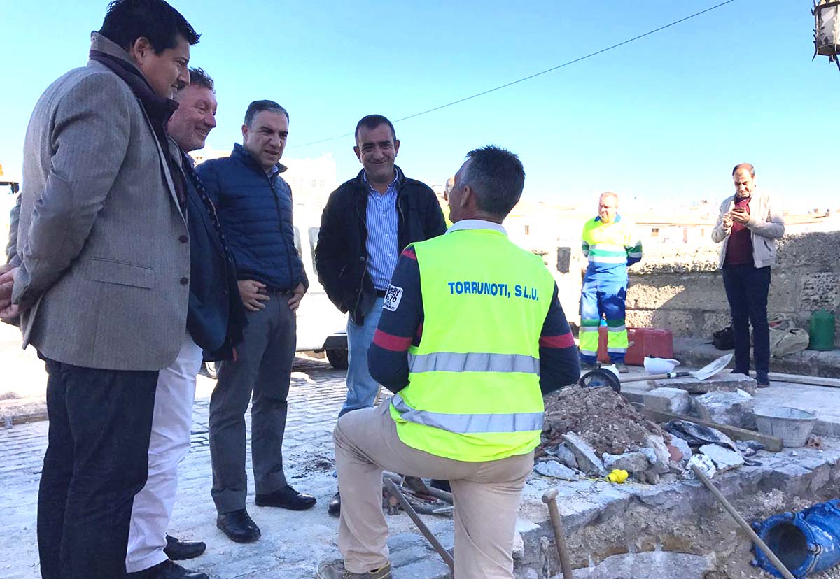 El presidente de la Diputación supervisó esta semana los trabajos del Puente Nuevo.