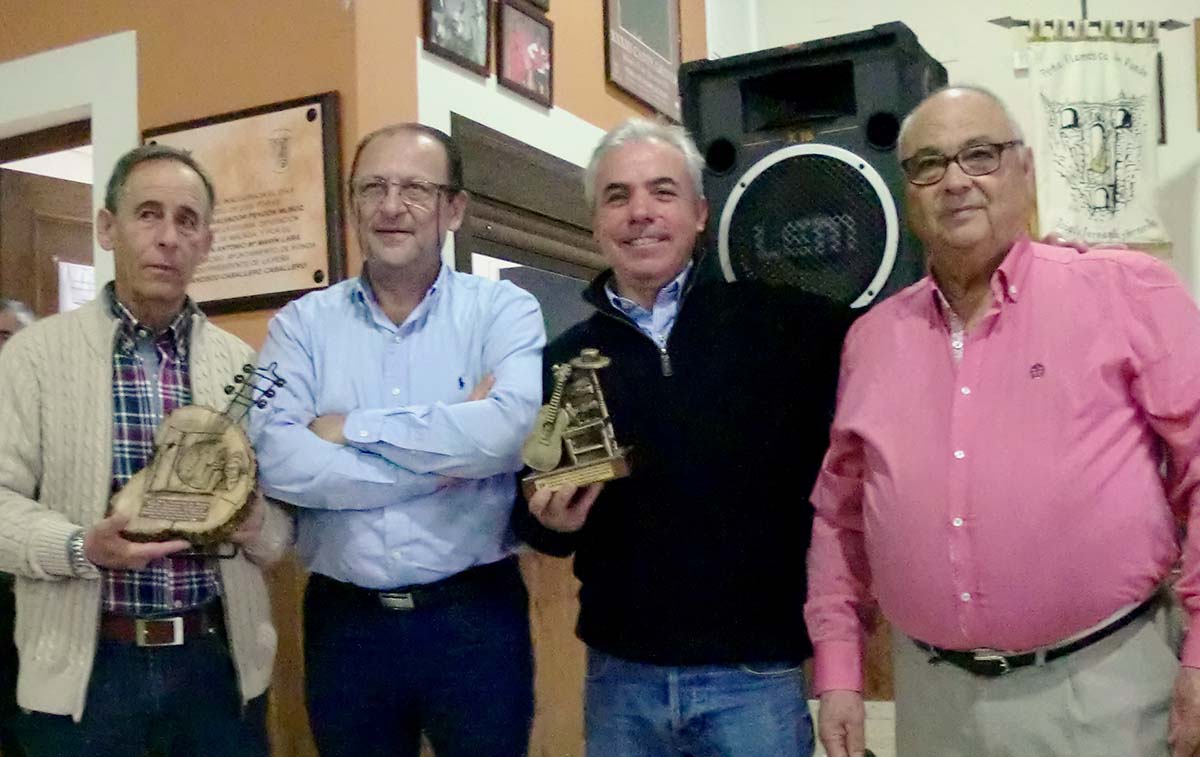 Responsables de las dos peñas en la jornada de convivencia celebrada en Ronda.