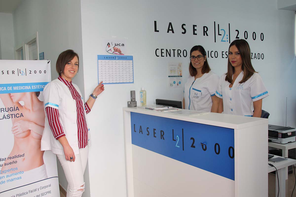 La responsable de Láser 2000 y dos de las enfermeras que trabajan en el centro de estética.