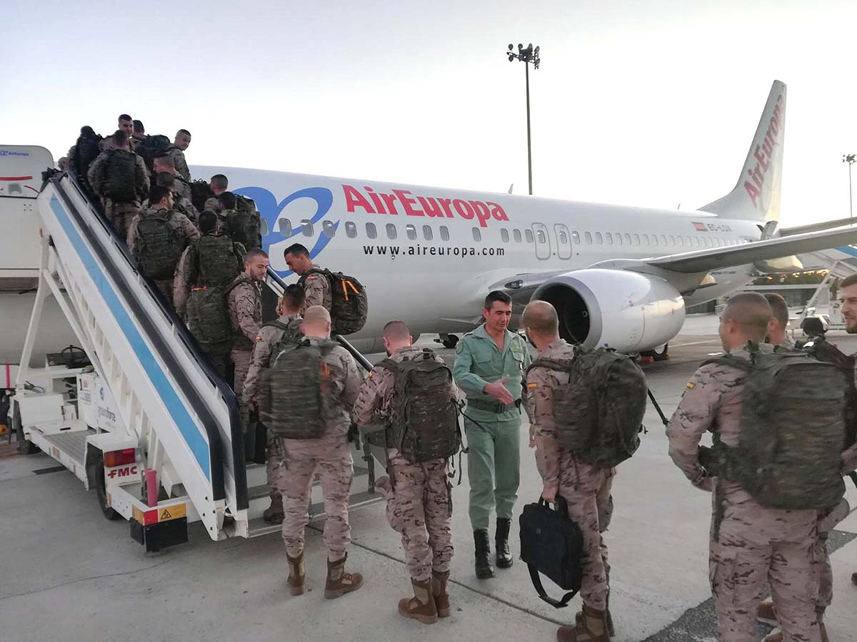 Una unidad de legionarios de Ronda parte desde el aeropuerto de Málaga para su misión de seguridad en Mali