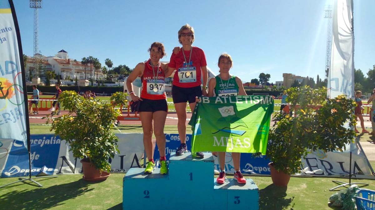 La rondeña logró dos medallas de oro y una de plata.