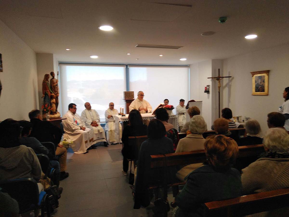 Bendición y primera misa en la capilla del nuevo Hospital de la Serranía