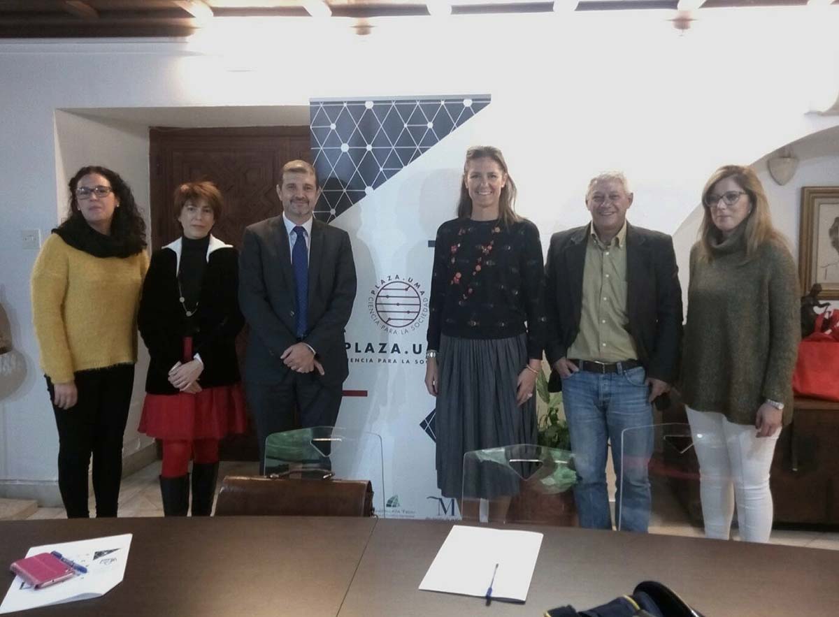 Representantes del Ayuntamiento, de la Diputación y de la UMA en la presentación del proyecto.