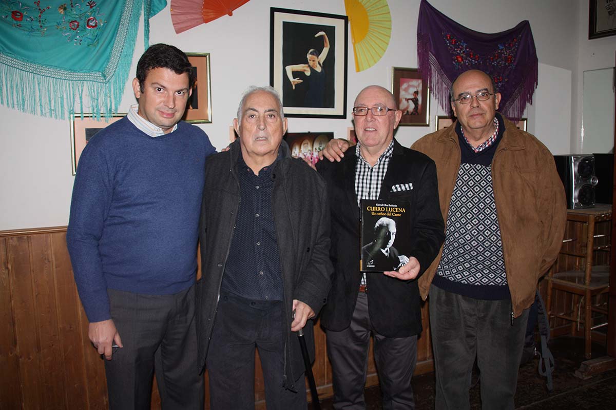 José Manuel Dorado (Editorial La Serranía), Curro Lucena, Gabriel Olea (autor) y Paco García (Peña Flamenca Ronda).