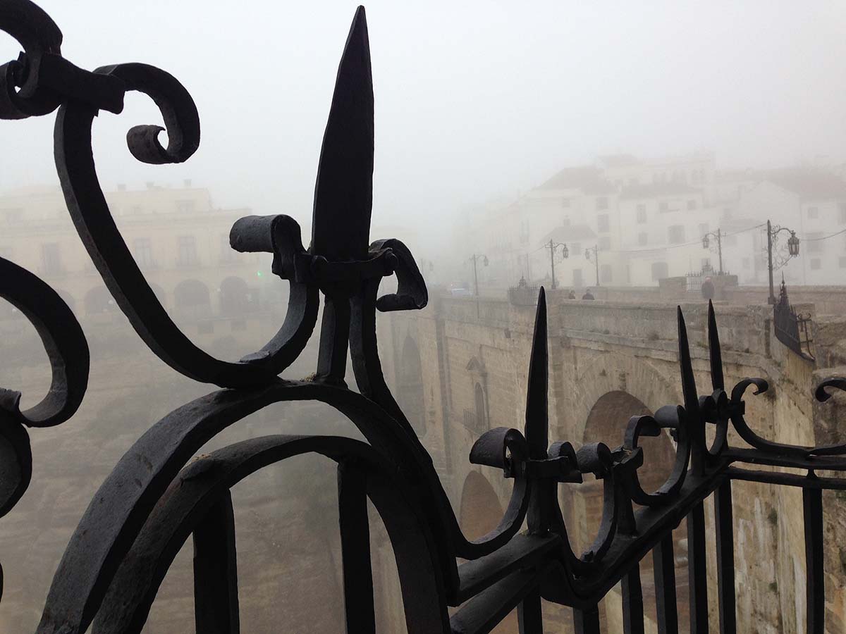 Estampa de invierno en el Puente Nuevo de Ronda.
