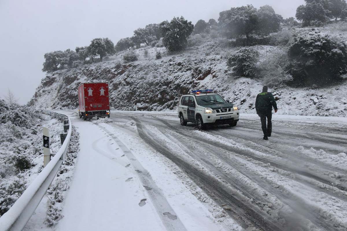 Estado que presenta esta tarde la carretera Ronda-San Pedro de Alcántara.