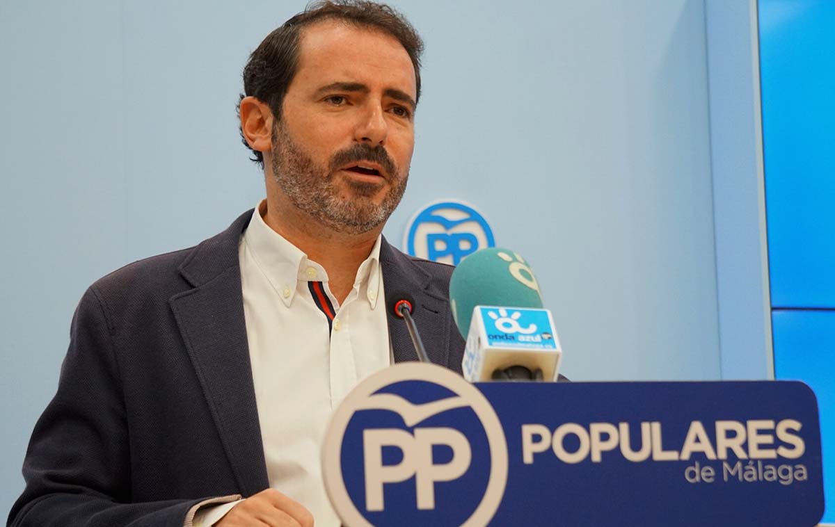 El portavoz del PP de Málaga ha pedido la dimisión una vez más de Valdenebro.