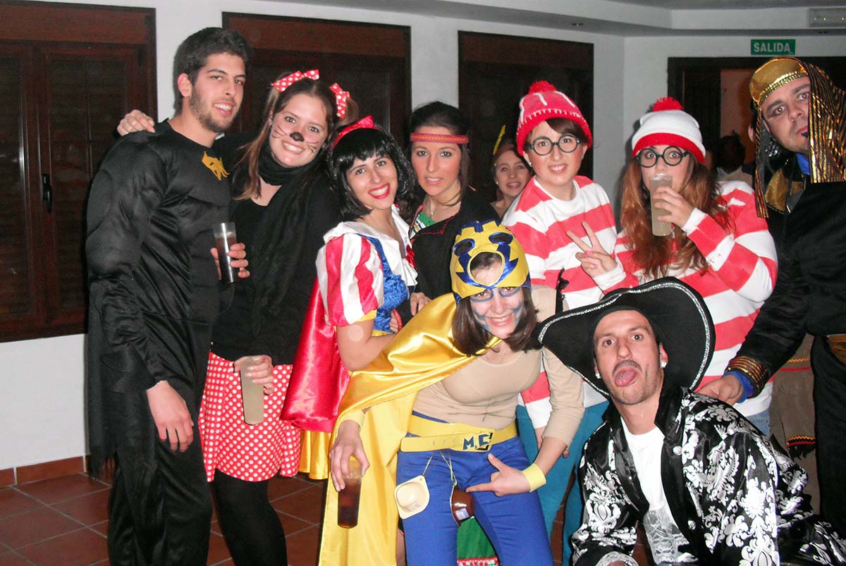 Vecinos de Cartajima en uno de los Carnavales de años anteriores que ahora se quiere recuperar.
