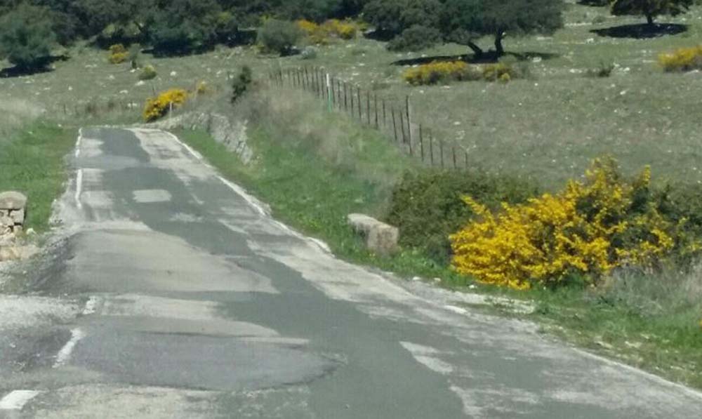 Este es el estado que presentan algunos tramos de esta carretera interprovincial.