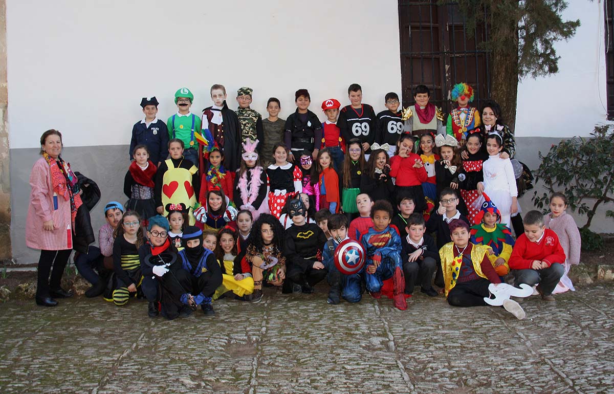 Alumnoos del colegio Fernando de los Ríos durante las actividades realizadas este viernes.