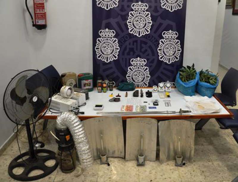 Drogas y efectos intervenidos durante la operación policial realizada en Ronda.