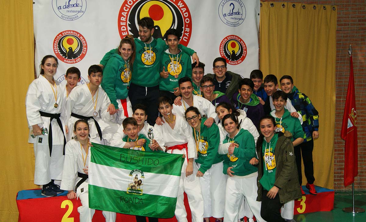 Miembros de la expedición rondeña en el campeonato celebrado en Torrelaguna.
