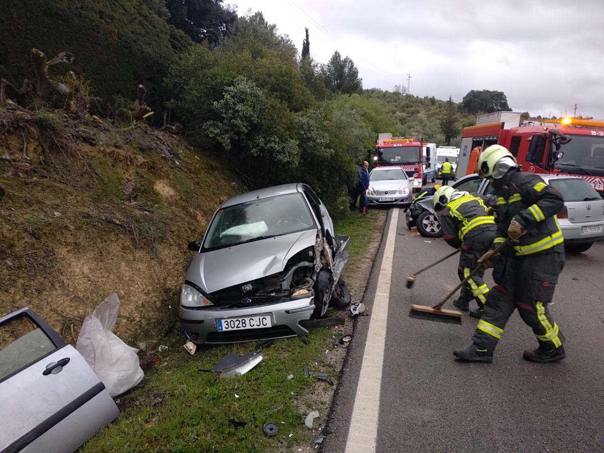 Dos hombres resultan heridos en un accidente ocurrido esta mañana en la carretera Ronda-Arriate
