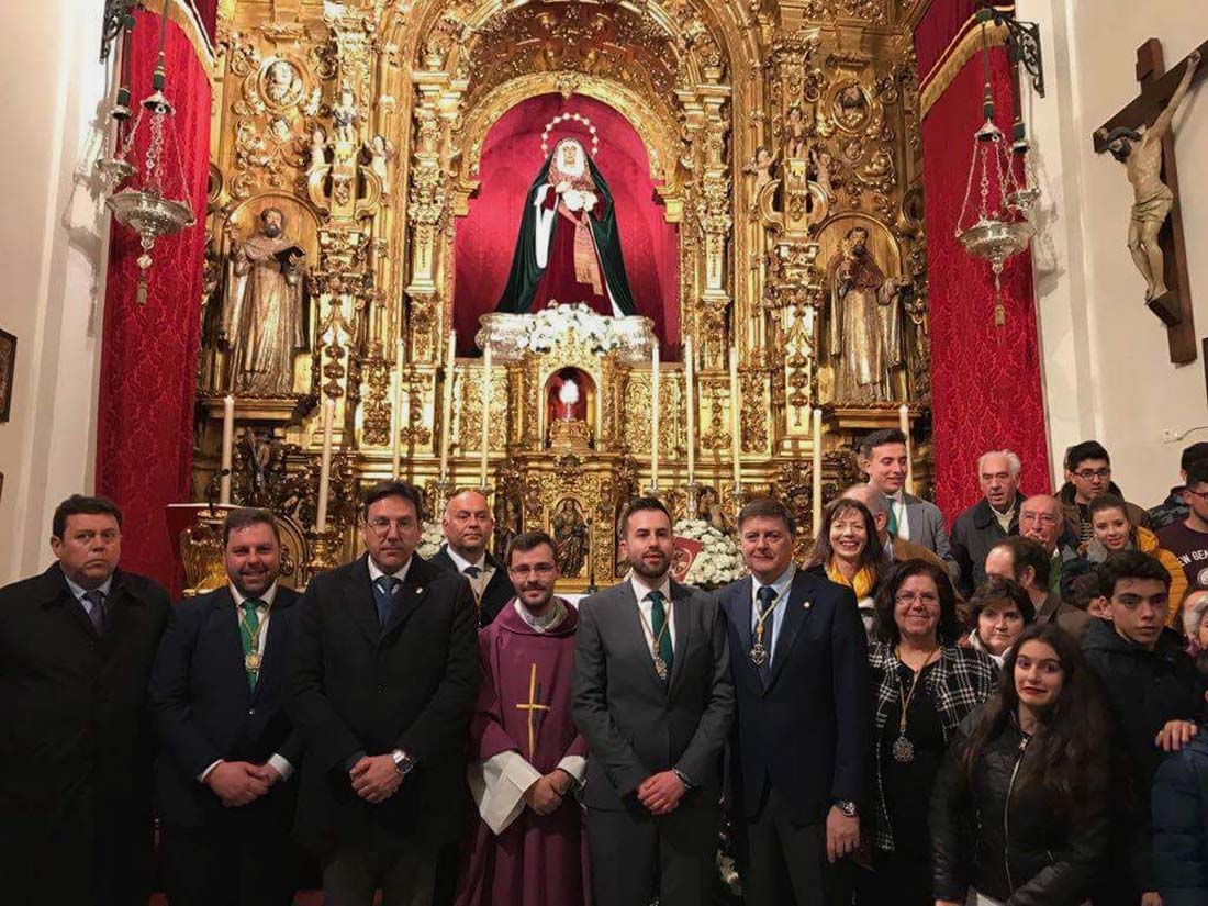 Los más de 130 rondeños que pasaron por la Puerta Santa de la capilla de Los Marineros recibieron la gracia de la indulgencia plenaria con motivo del año jubilar.