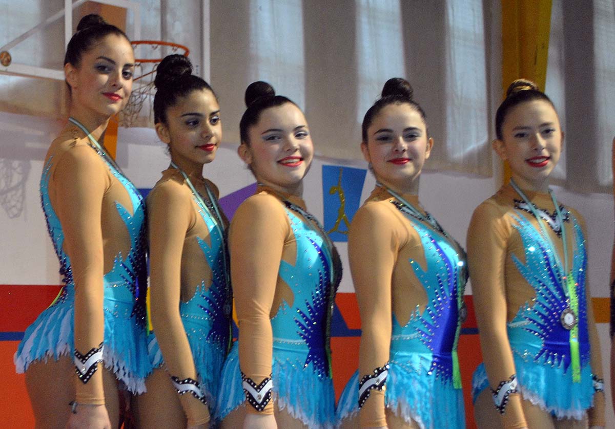Las componentes del conjunto cadete aro, 2º puesto.