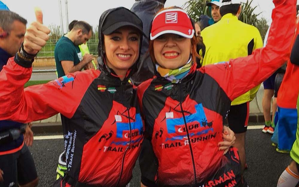 Dos de las corredoras del club rondeño en una de las numerosas pruebas disputadas este fin de semana,