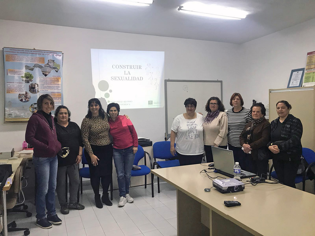 La Unidad de Gestión Clínica de Algatocín clausura un grupo socioeducativo dirigido a mujeres con una charla sobre sexualidad