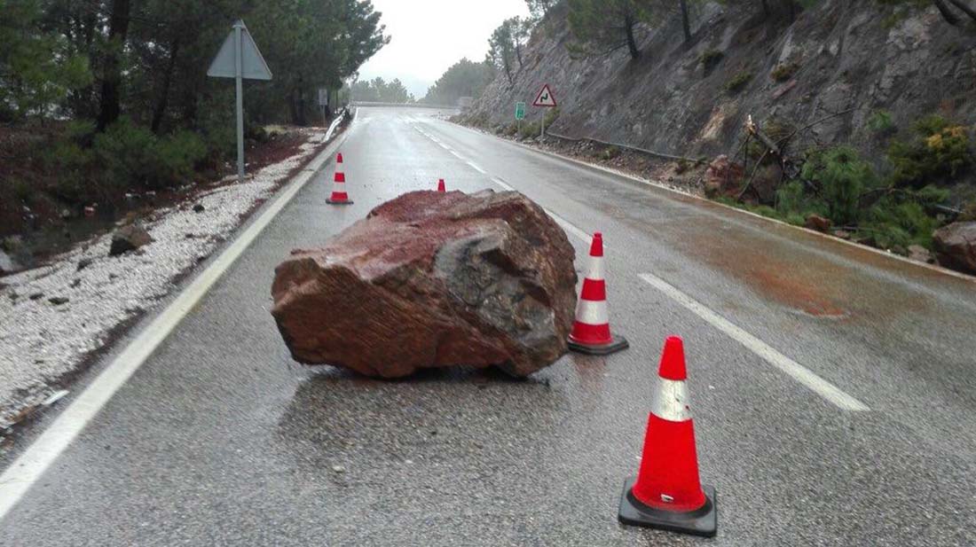 La borrasca ‘Emma’ abandona la Serranía tras dejar inundaciones por la crecida de los ríos, caída de rocas y de árboles, y numerosas incidencias