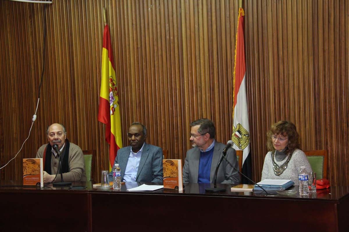 Charla-presentación en el Instituto Egipcio de Madrid sobre 'Abbás Ibn Firnás'. Foto: Mary Ordóñez.