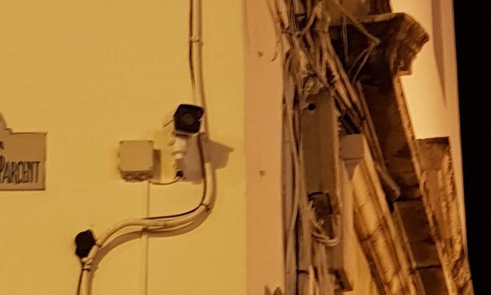 Cámara de videovigilancia situada en la calle Armiñán.