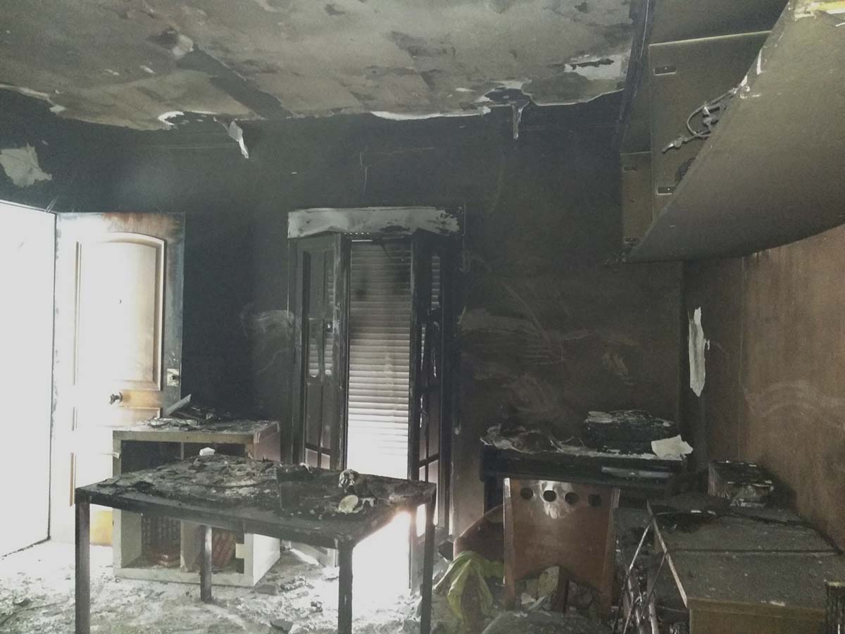 Estado en el que ha quedado una de las habitaciones de la vivienda.