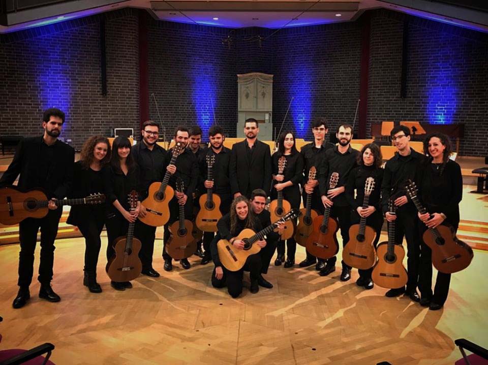 Un total de quince músicos participarán en este concierto de guitarras en Algatocín.