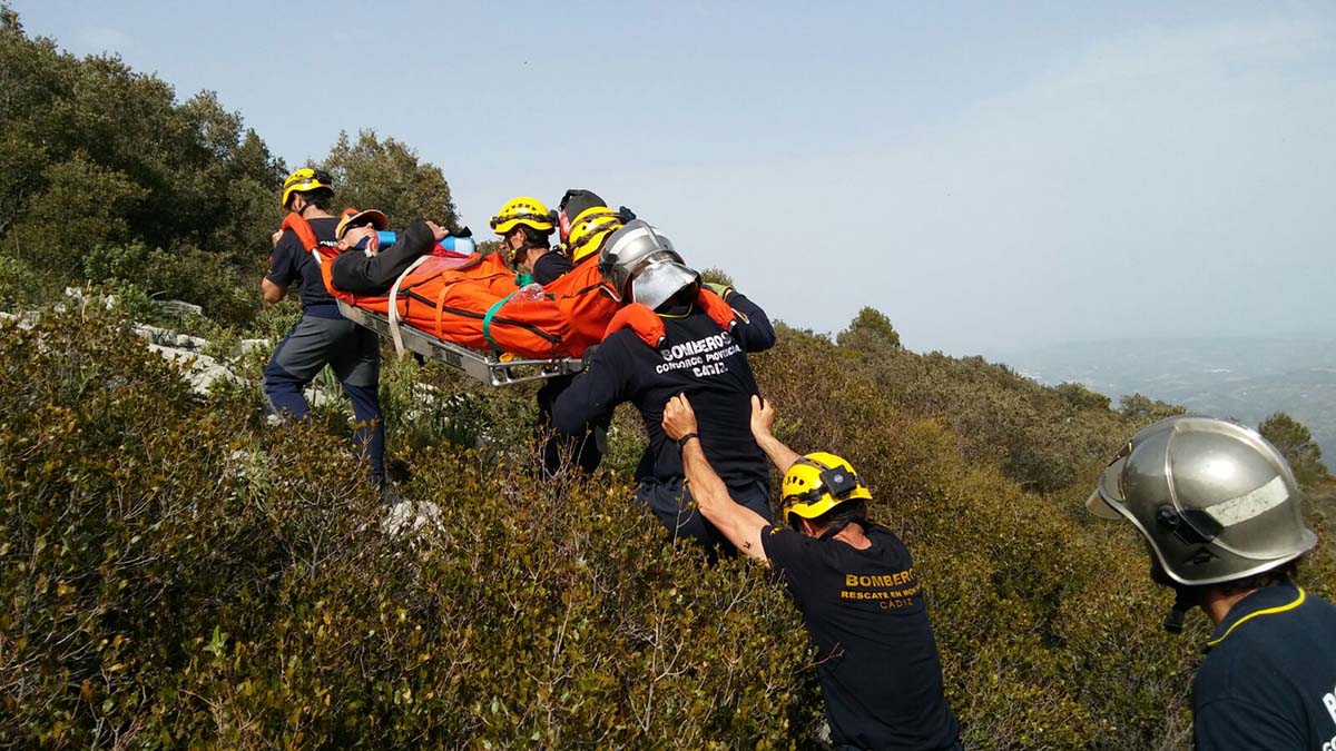 Imagen de archivo de un rescate realizado en la Serranía de Ronda.