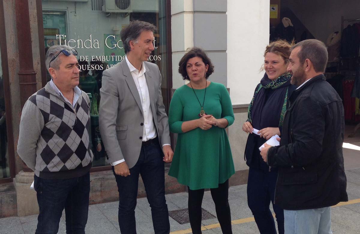La dirección del PSOE de Málaga intenta ofrecer una imagen de aparente tranquilidad en Ronda con una rueda de prensa con los dos sectores enfrentados