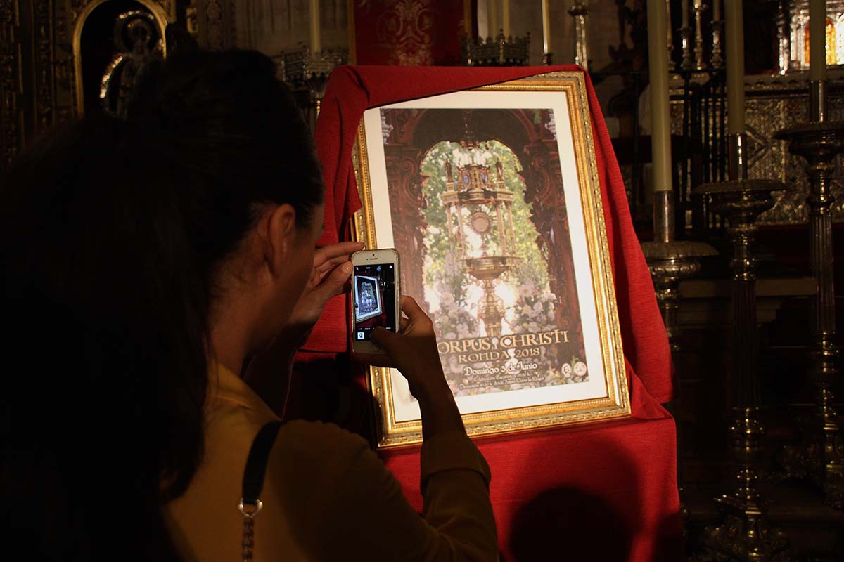 El cartel recoge un primer plano de la procesión del Corpus del año pasado, una foto de Cristóbal Domínguez.