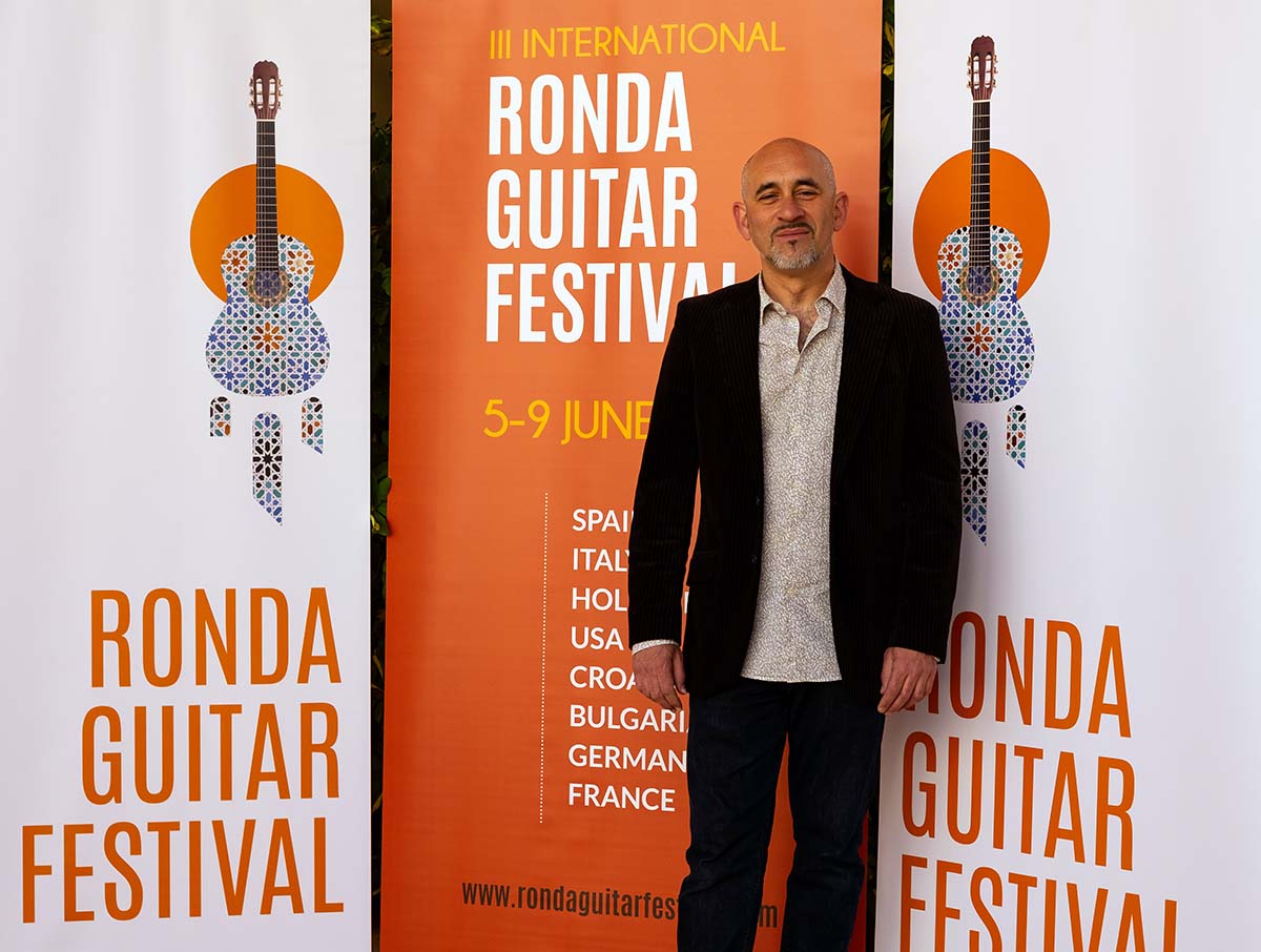 El director artístico, Paco Seco, en la presentación del festival de guitarra de Ronda.