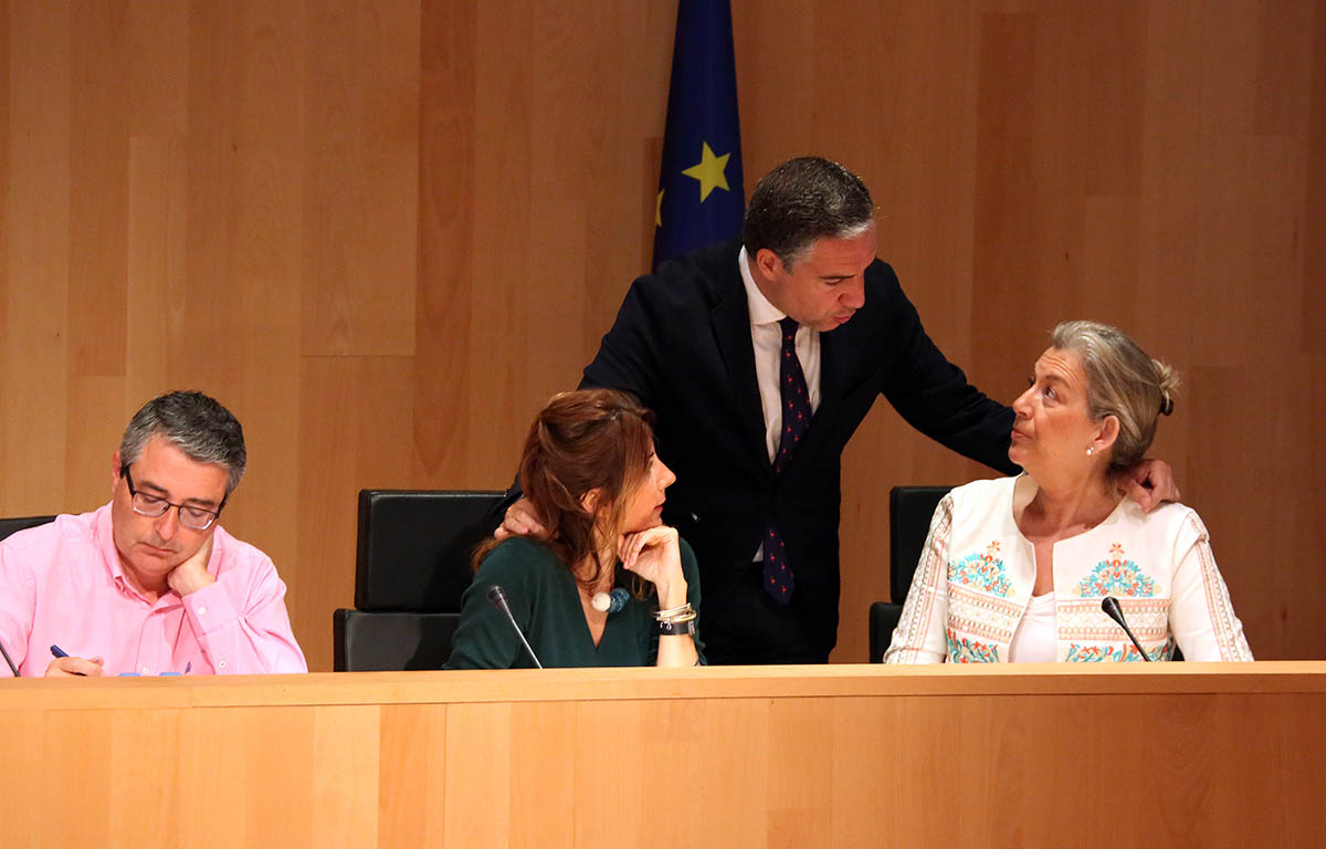 El presidente de la Diputación junto con los vicepresidentes en el Pleno celebrado este miércoles.