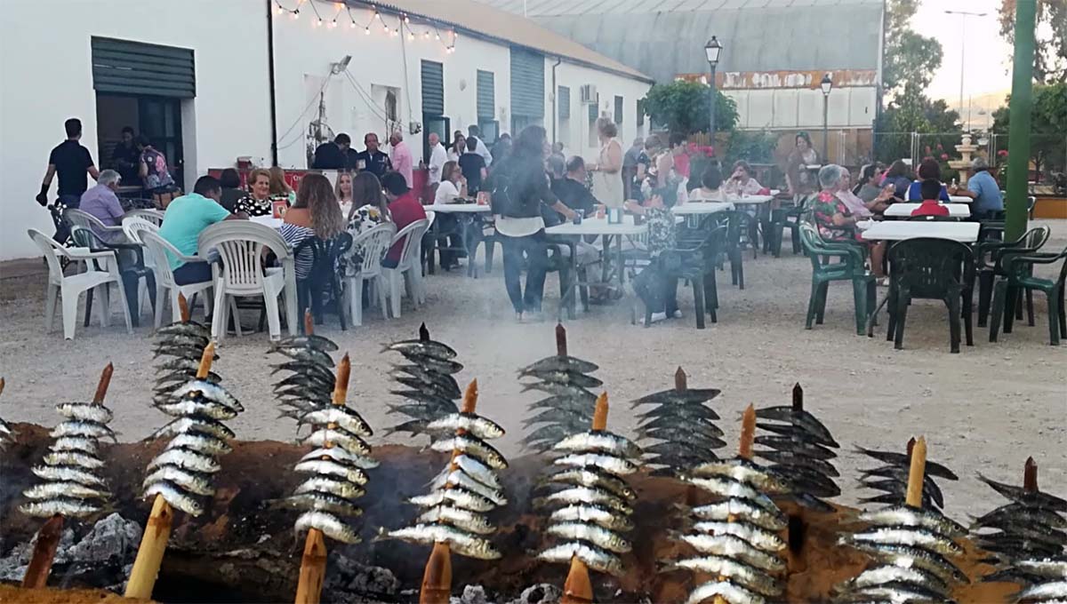 La Hermandad de La Soledad celebra este viernes la V Verbena del Espeto