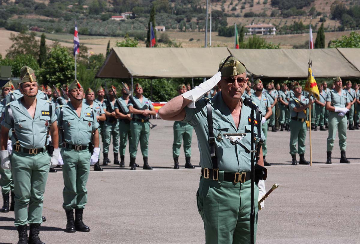El general Martín Cabrero en una formación militar celebrada en el acuartelamiento de la Legión.