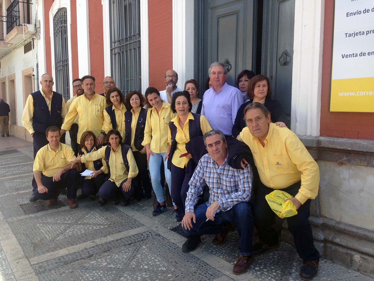 La mayoría de los trabajadores han secundado el paro de dos horas.
