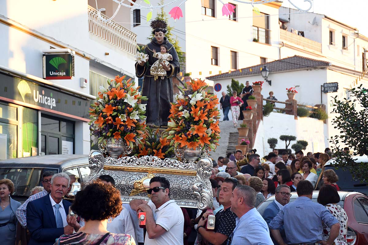 Imagen de archivo de Pujerra durante la procesión a San Antonio de Padua por las calles del pueblo.