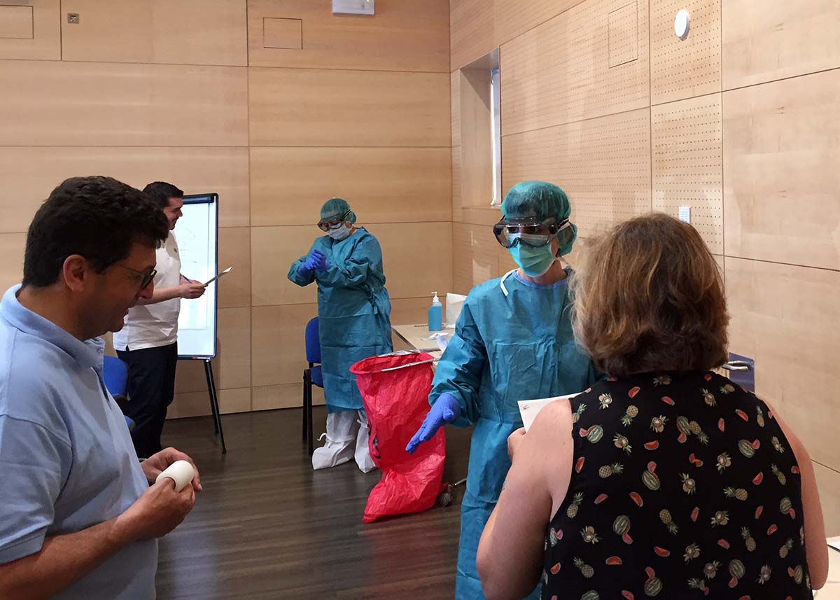 Profesionales de Urgencias del Área Sanitaria Serranía actualizan su formación ante situaciones de posible riesgo biológico