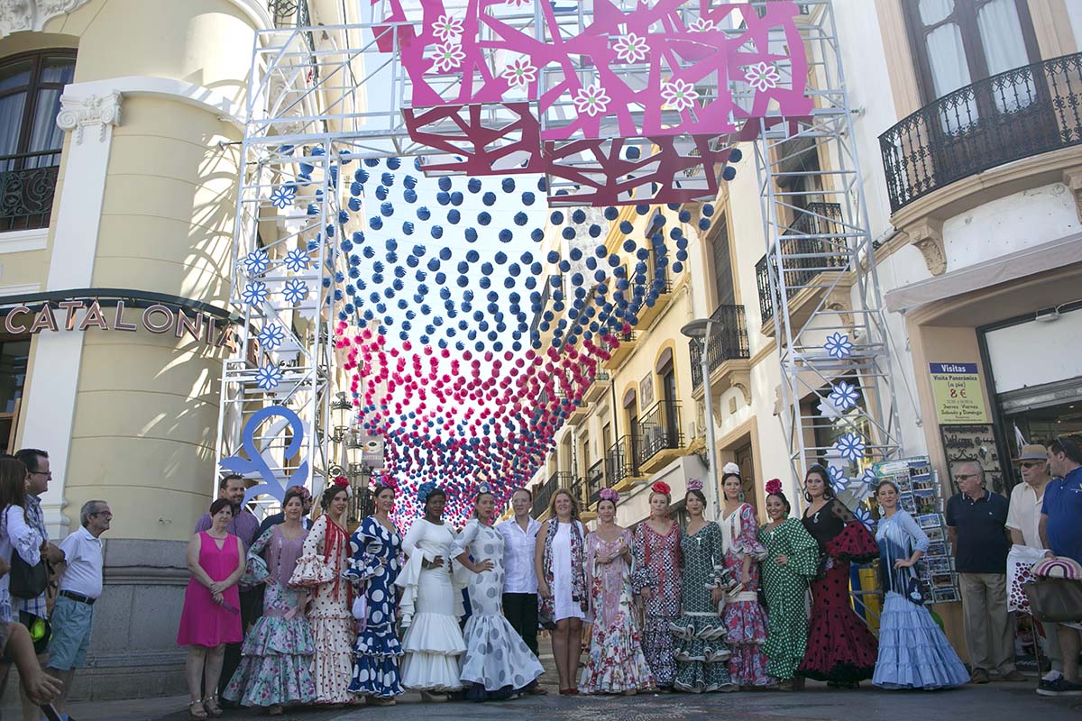 El acto ha tenido lugar en la portada de la Feria del Centro, en el primer tramo de carrera Espinel.