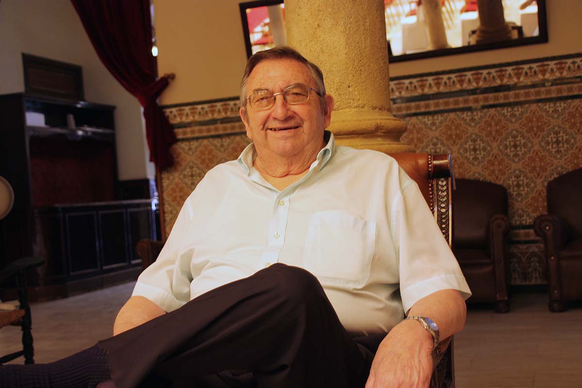 El ex alcalde rondeño Juan Harillo en el Casino, uno de sus rincones preferidos.