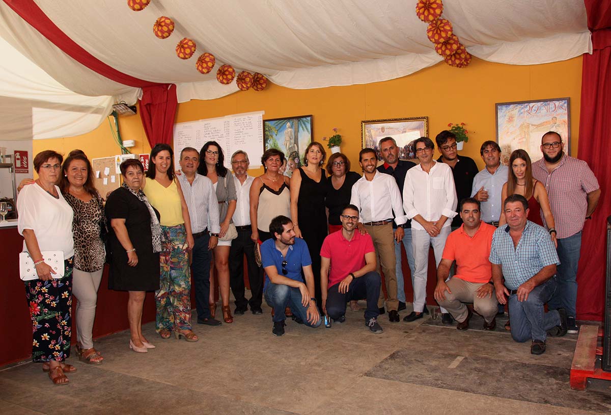 Cargos regionales, provinciales, comarcales y locales del PSOE han asistido al almuerzo de Feria.