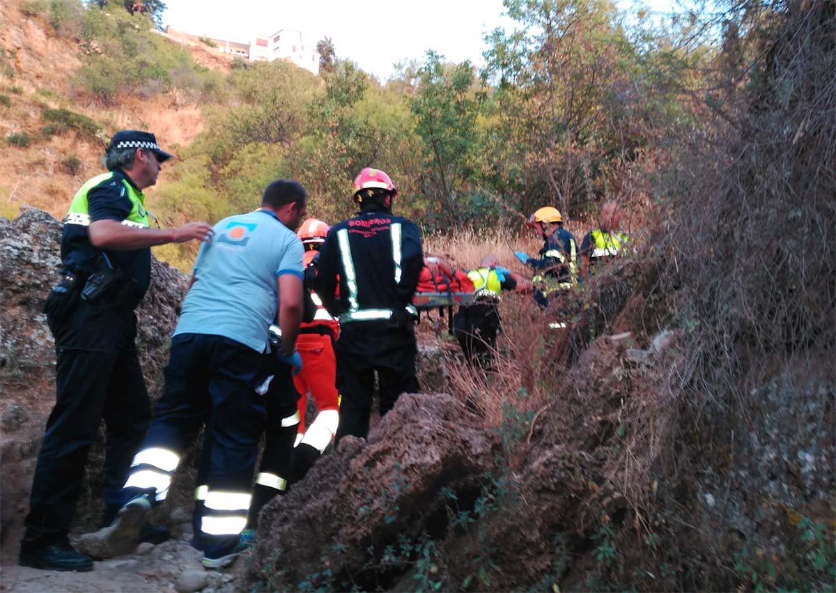 El hombre que sufrió un accidente el domingo en el fondo del Tajo permanece en la UCI del Hospital Carlos de Haya en estado de coma