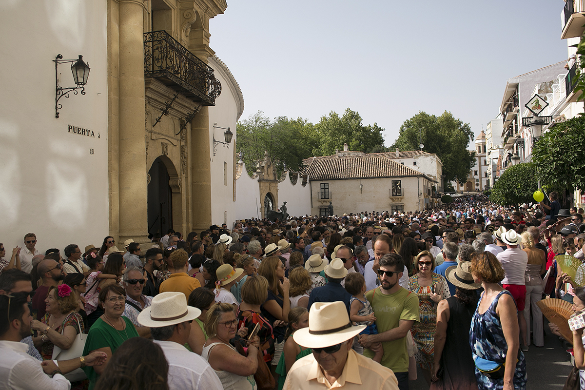 Desde el PSOE creen que el cambio de fechas puede perjudicar a la economía rondeña.