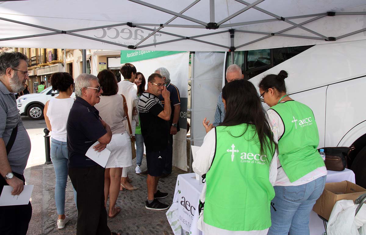 Se ha instalado una mesa informativa en el centro y un servicio de dermatología previa.