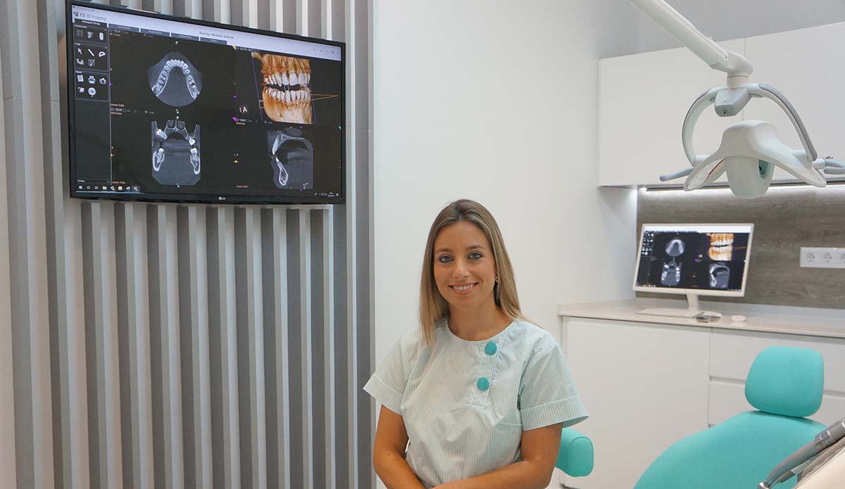 Marta Corrales es la directora médica de este nuevo centro dental de Ronda.