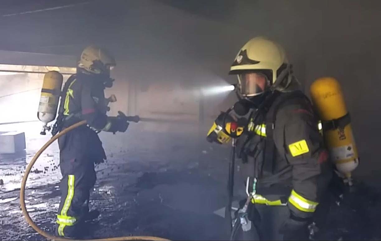 Los bomberos han logrado sofocar las llamas en una hora y no se han registrado daños personales.
